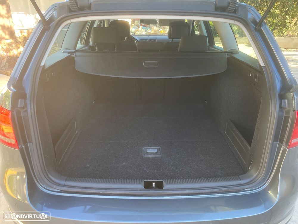 VW Passat Variant 1.6 TDI BlueMotion Comfortline - 29