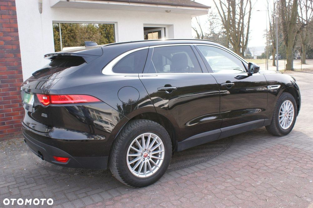 Jaguar F-Pace - 8