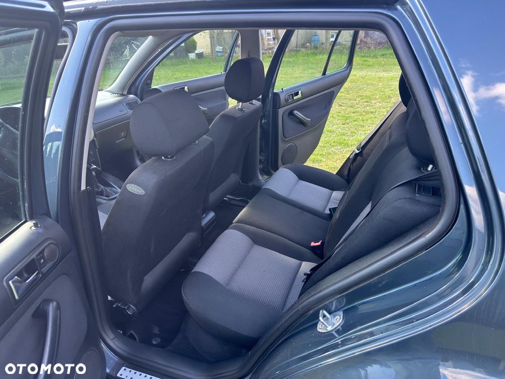 Volkswagen Golf - 10