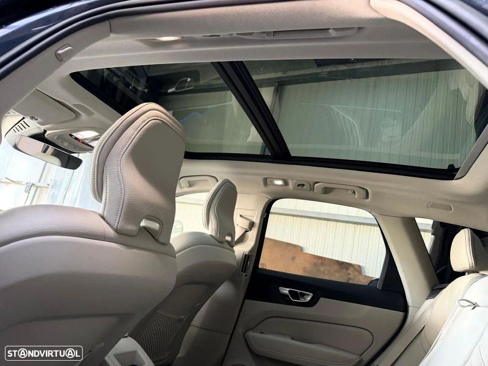 Volvo XC 60 2.0 T6 PHEV Core AWD — fotografia 11