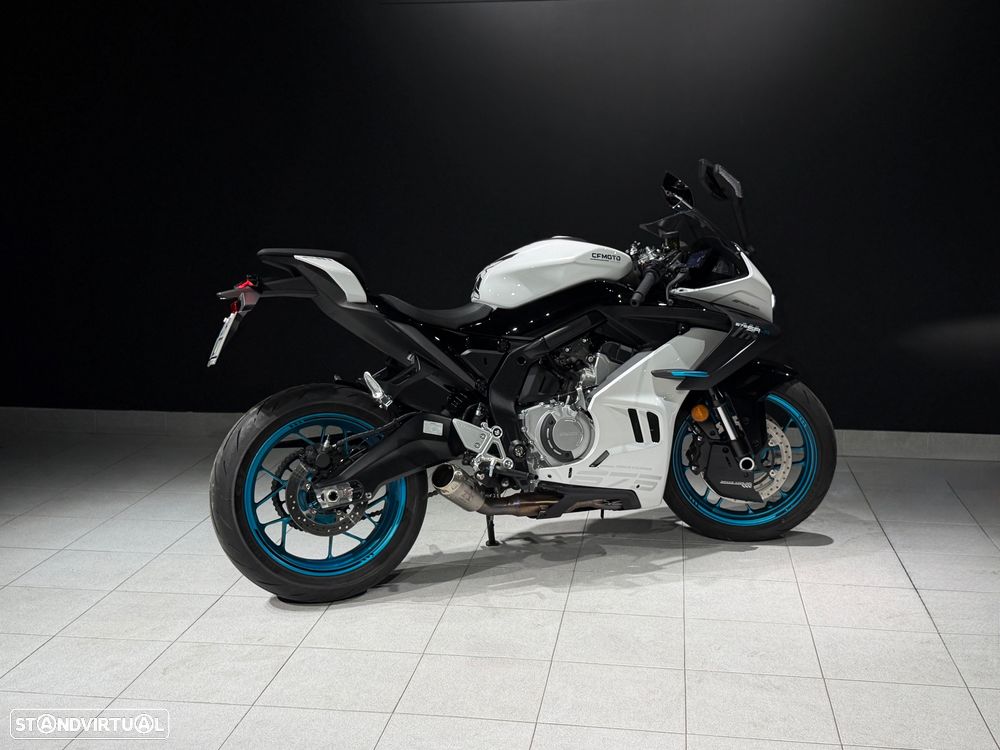 CF Moto 675SR-R - 18