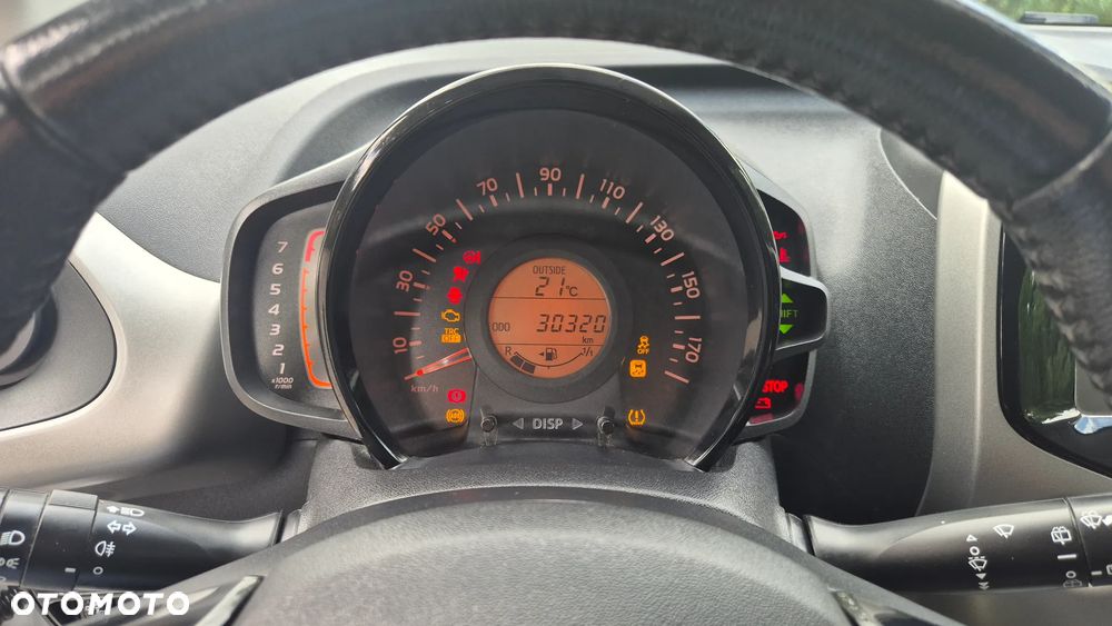 Toyota Aygo x-clusiv - 23