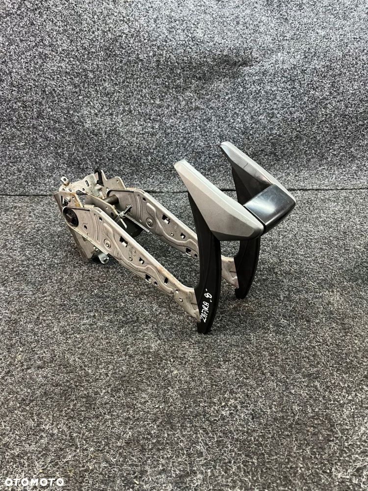 dźwignia hamulca ręcznego opel zafira b