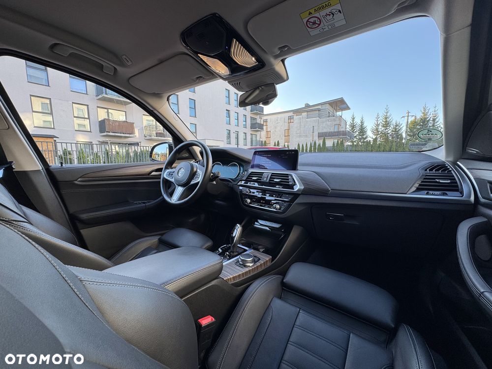 BMW X3 xDrive20d Luxury Line - 25
