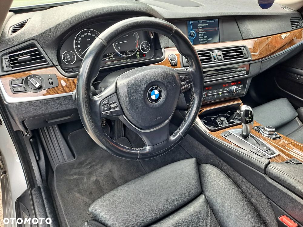 BMW Seria 5 530d xDrive Luxury Line - 12
