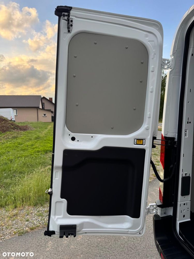 Ford Transit - 29