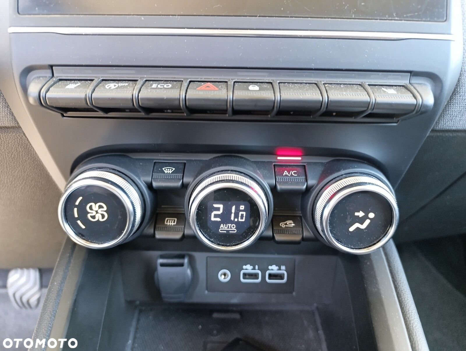 Mitsubishi Colt 1.0T Intense Style Cold Navi - 15