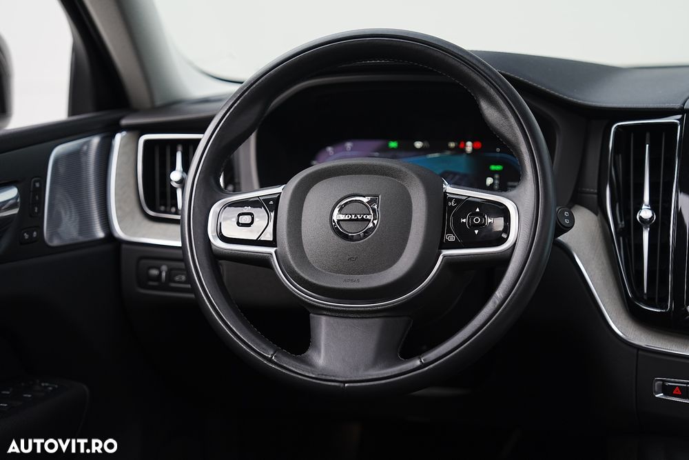 Volvo XC 60 Recharge T6 Twin Engine eAWD Inscription Expression - 11