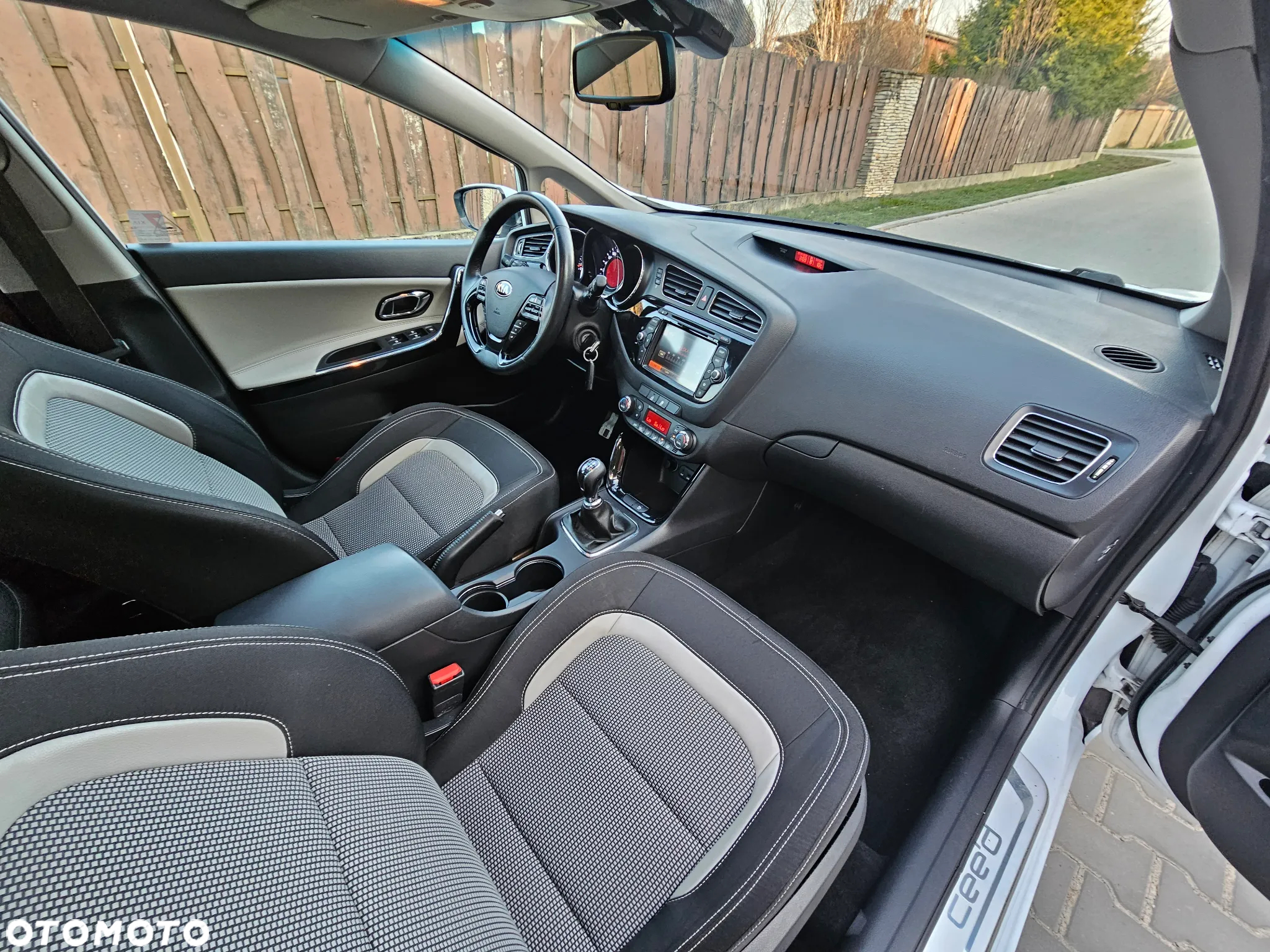 Kia Ceed 1.6 GDI Fifa World Cup Edition - 26
