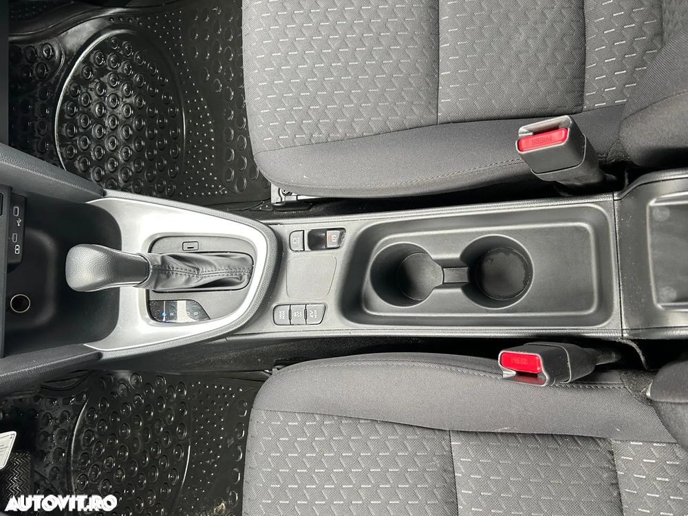 Toyota Yaris Cross 1.5 VVT-i HSD 116 4x2 HEV Business - 18