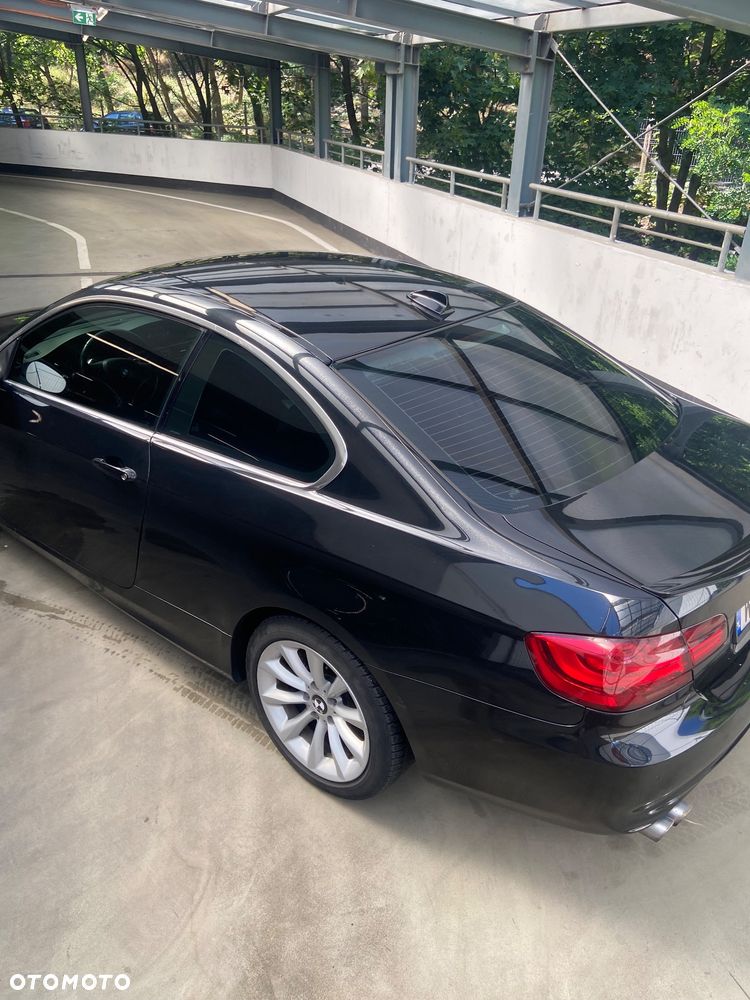 BMW Seria 3 325d - 2