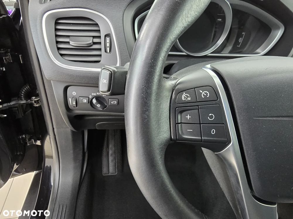 Volvo V40 D2 Momentum - 11