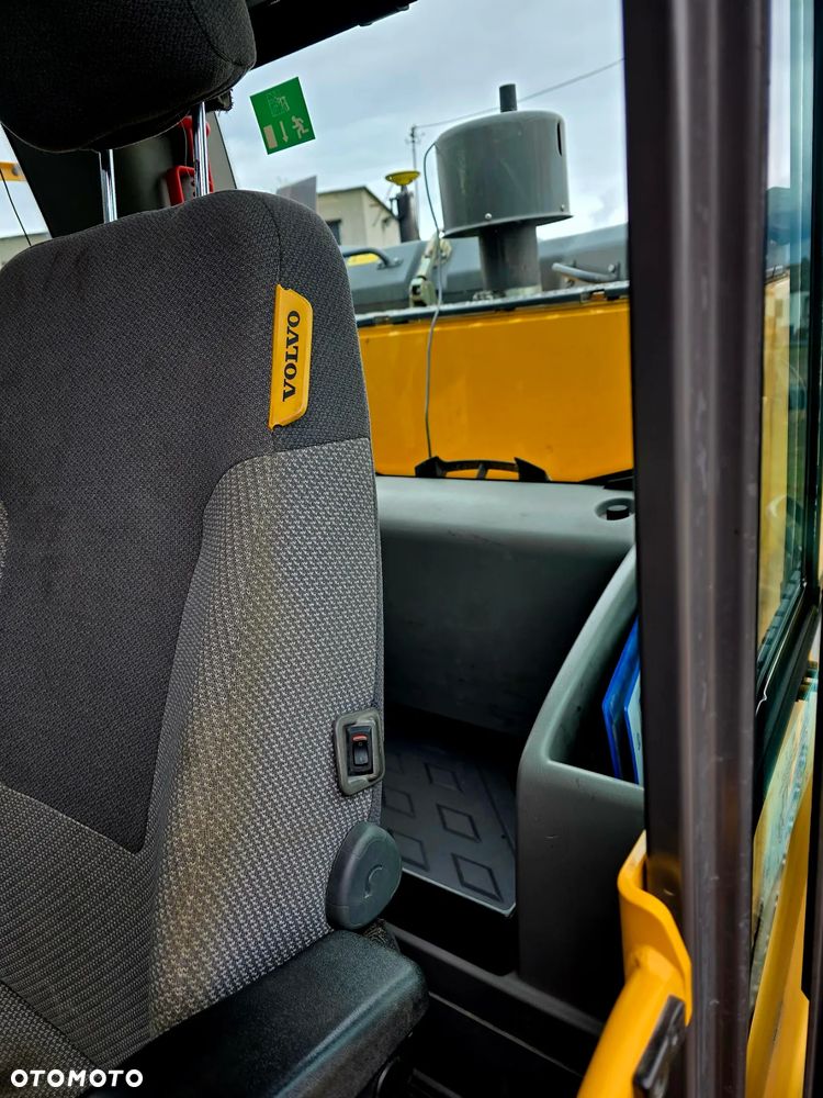 Volvo EC 250 EL - 26