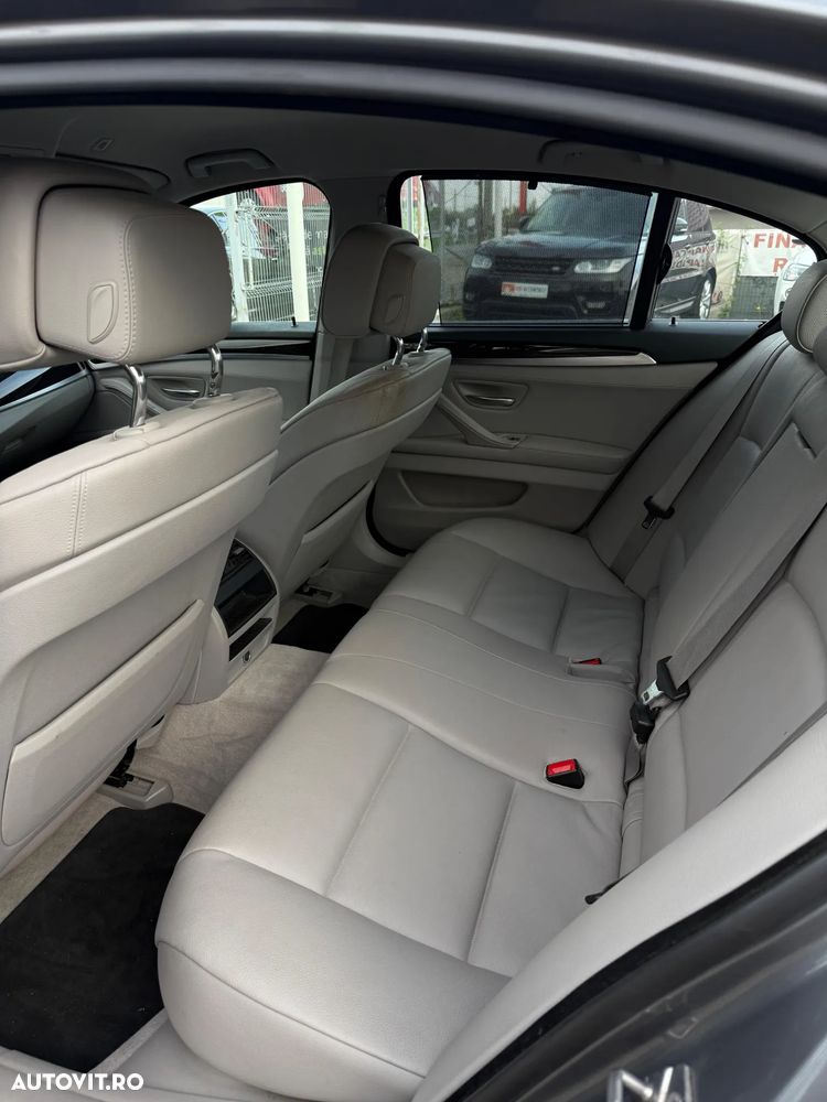 BMW Seria 5 520d Aut. - 11