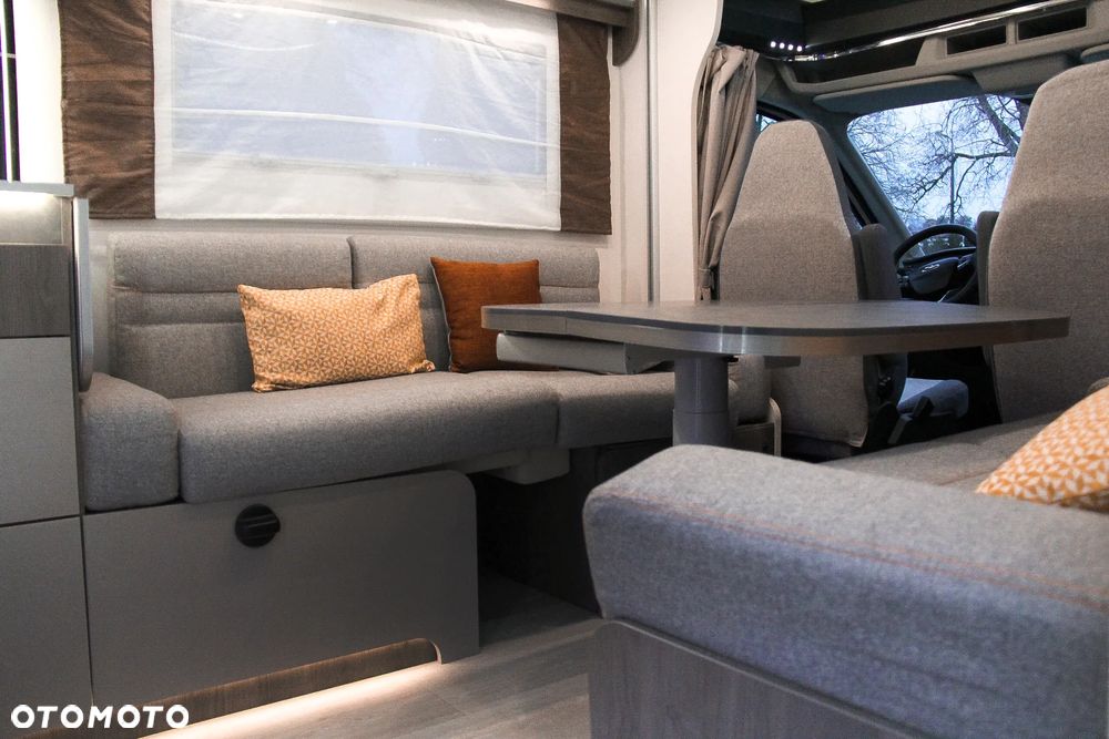 Ford Chausson 720 Titanium - 18