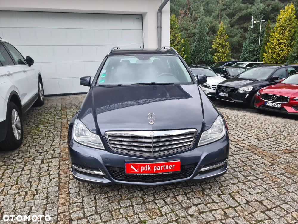 Mercedes-Benz Klasa C 180 CGI BlueEff Elegance - 9