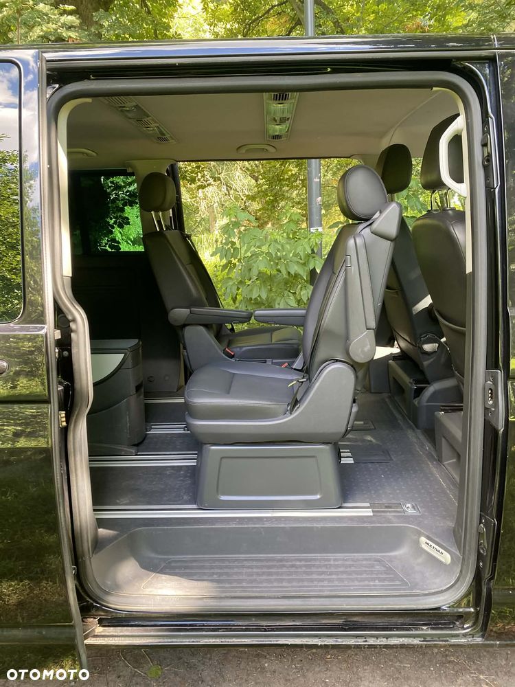 Volkswagen Multivan - 13