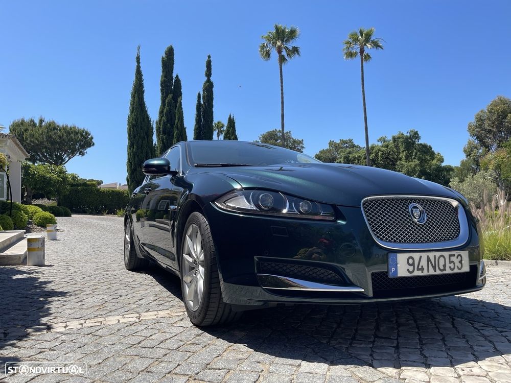 Jaguar XF Sportbrake 2.2 D Luxury - 6