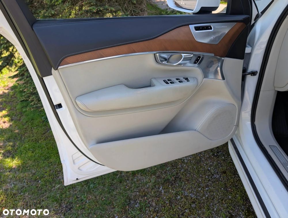 Volvo XC 90 - 38