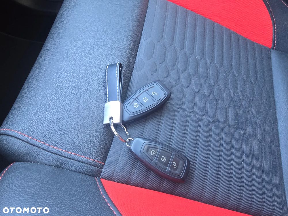 Ford Focus 2.0 EcoBoost ST mit Leder-Sport-Paket - 26