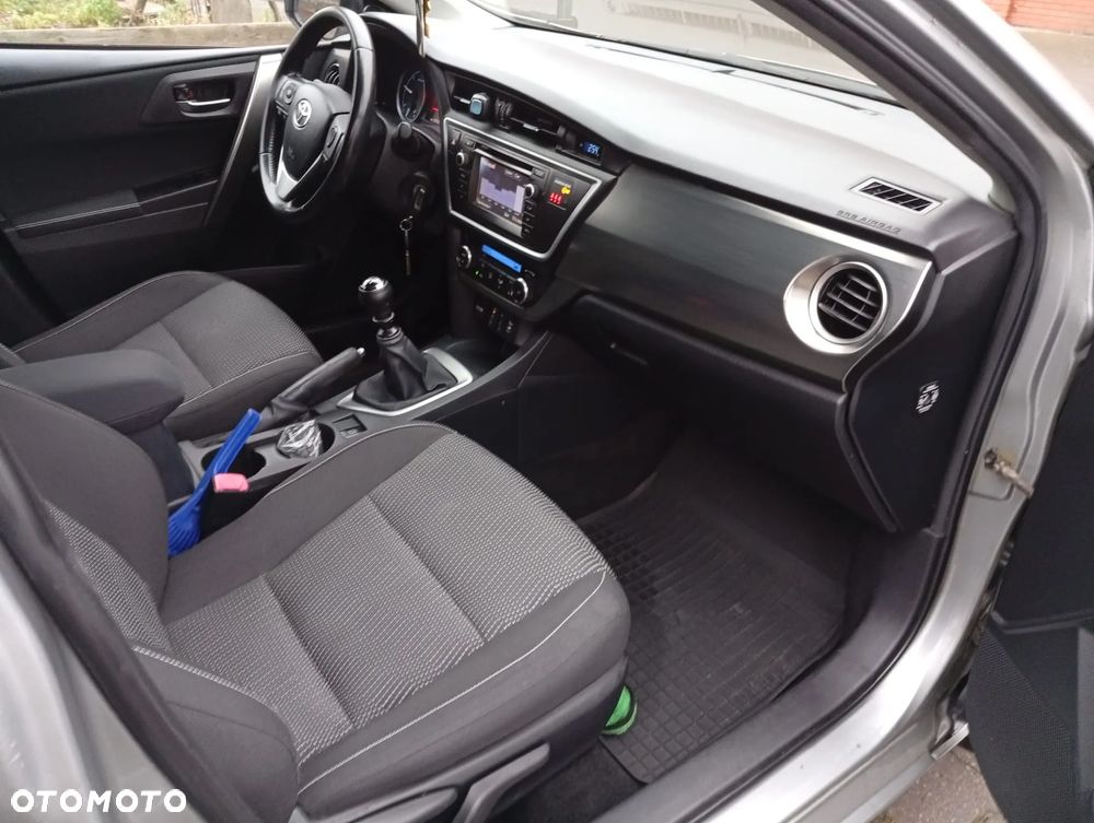 Toyota Auris - 7