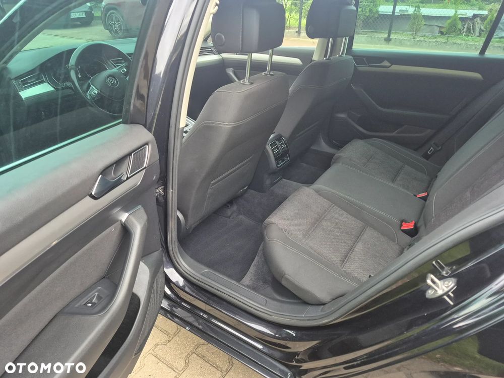 Volkswagen Passat 2.0 TDI (BlueMotion Technology) DSG Comfortline - 13