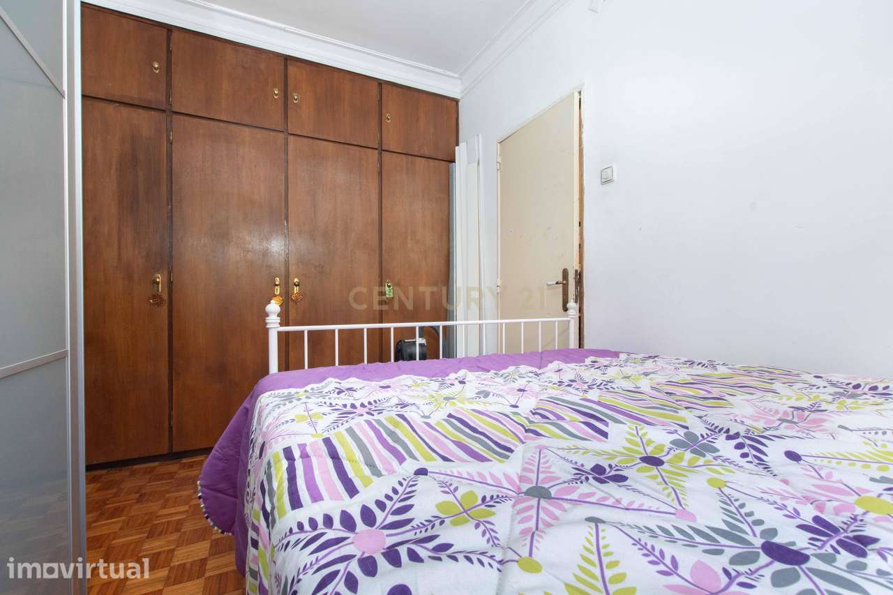 Oportunidade de Investimento | Apartamento T3 convertido em T2 | Oliva - Grande imagem: 3/20