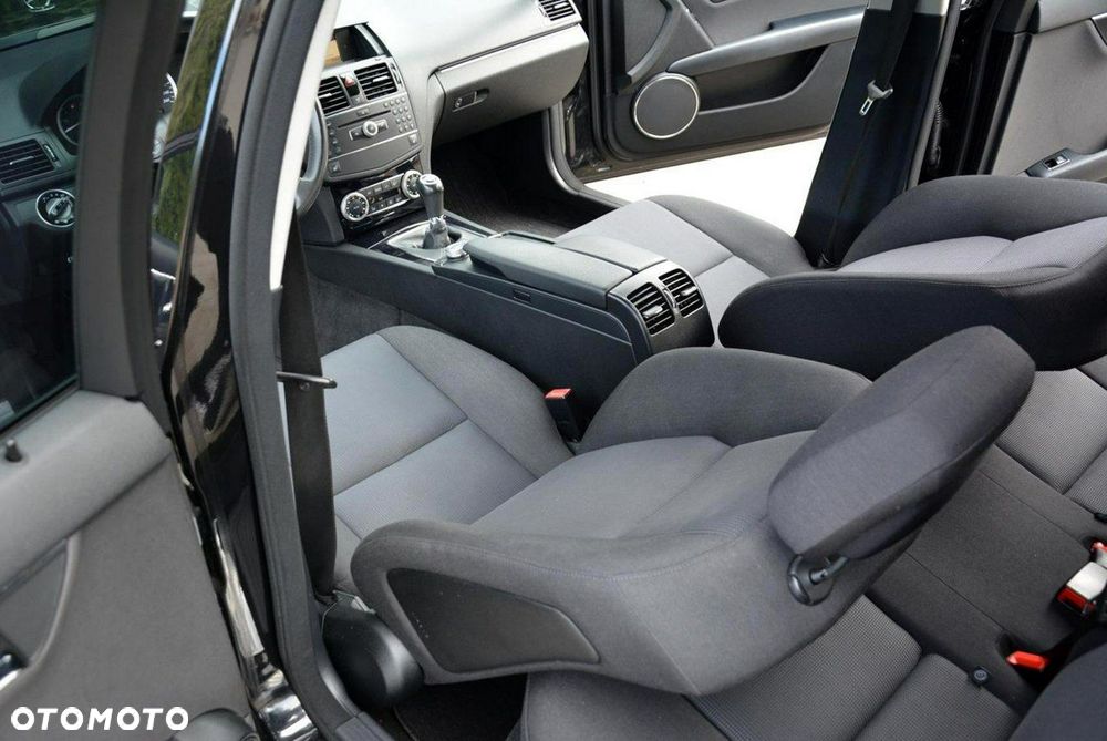 Mercedes-Benz Klasa C 180 Kompressor Elegance - 25