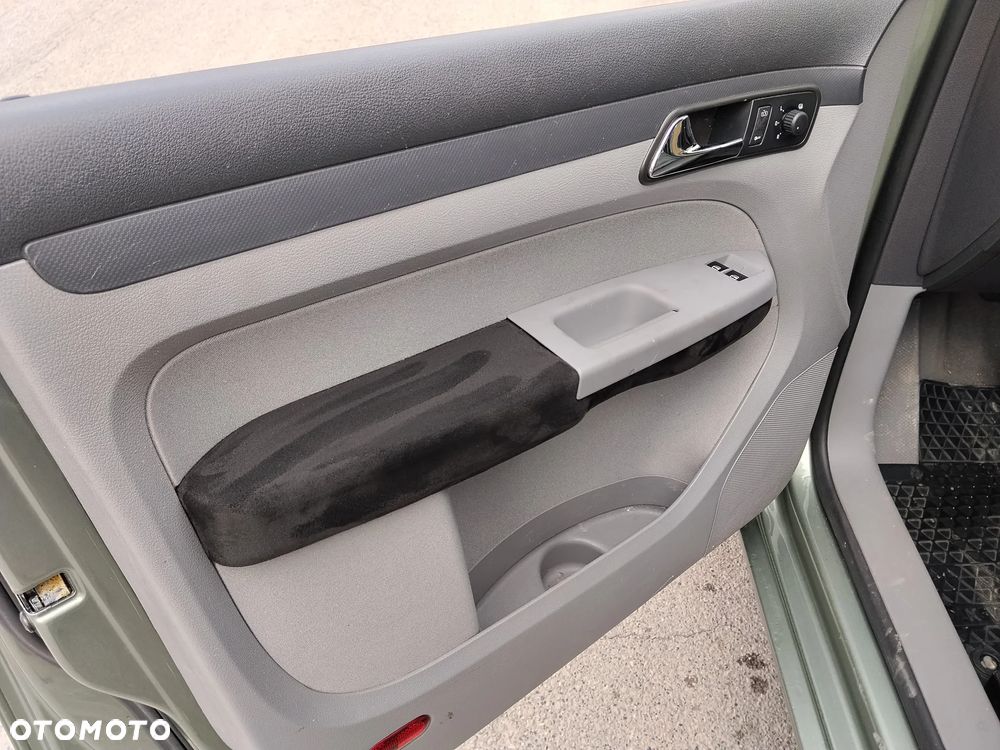 Volkswagen Caddy 1.9 DPF Life Family (5-Si.) - 11