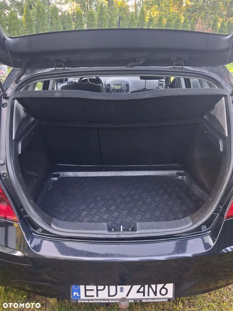Hyundai i30 1.4 FIFA WM Edition - 8
