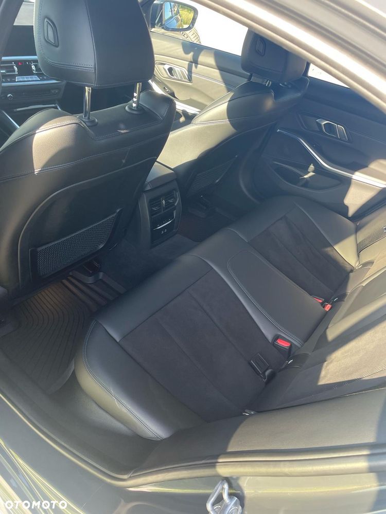 BMW Seria 3 320d Sport Line - 3