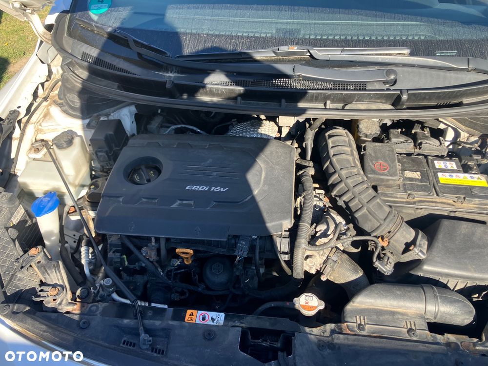 Hyundai i30 blue 1.6 CRDi Trend - 12