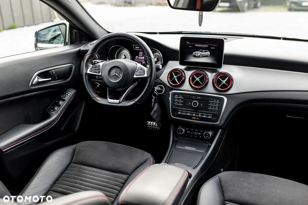 Mercedes-Benz CLA 250 4Matic 7G-DCT Sport - 22