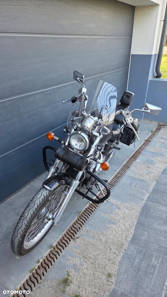 Suzuki Intruder - 2