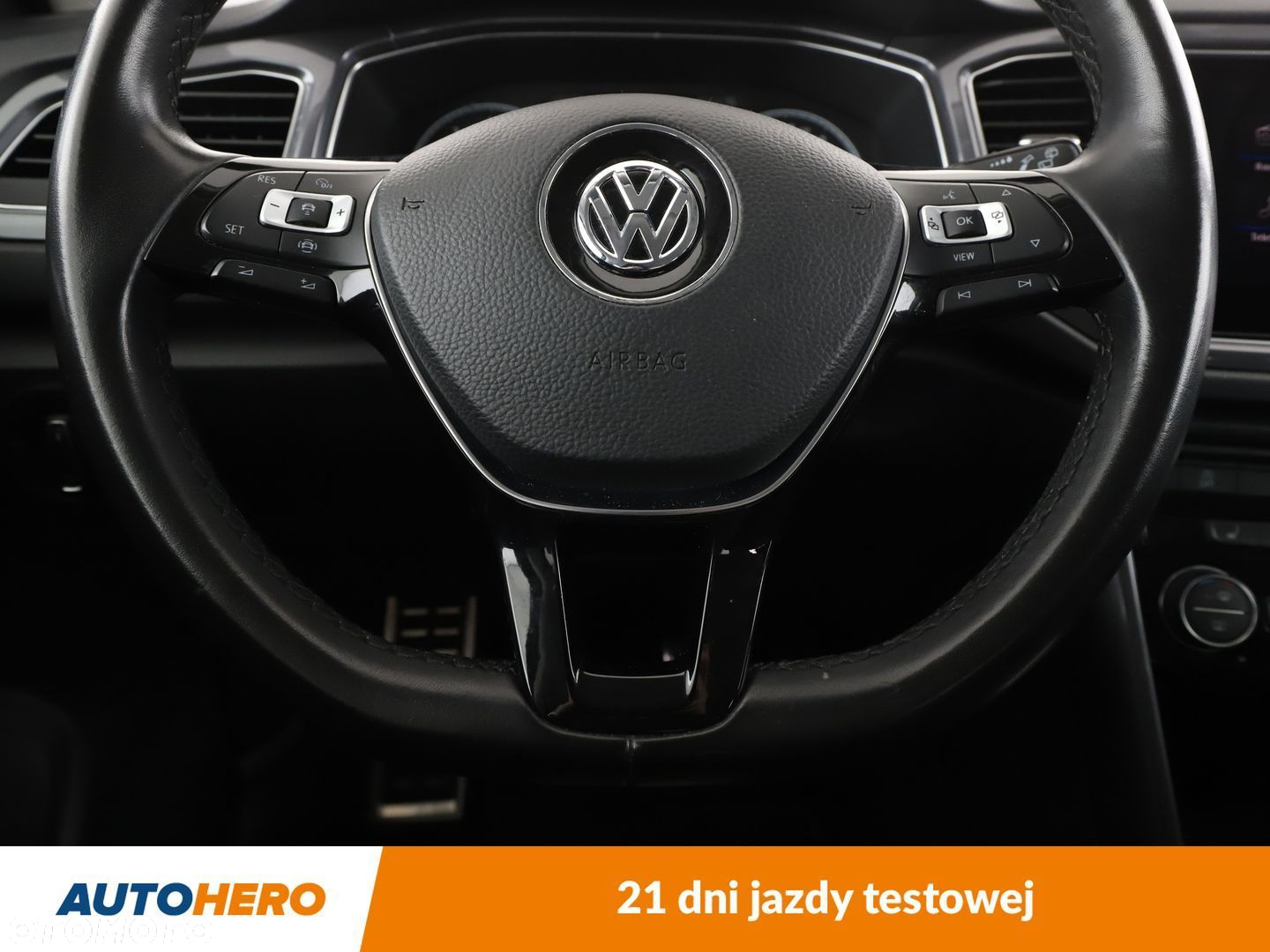 Volkswagen T-Roc - 18