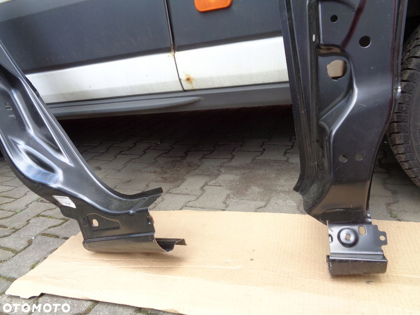 Opel Combo słupek rama drzwi 95509432 - 2