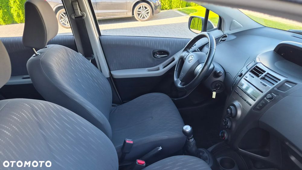 Toyota Yaris 1.33 Sol - 12