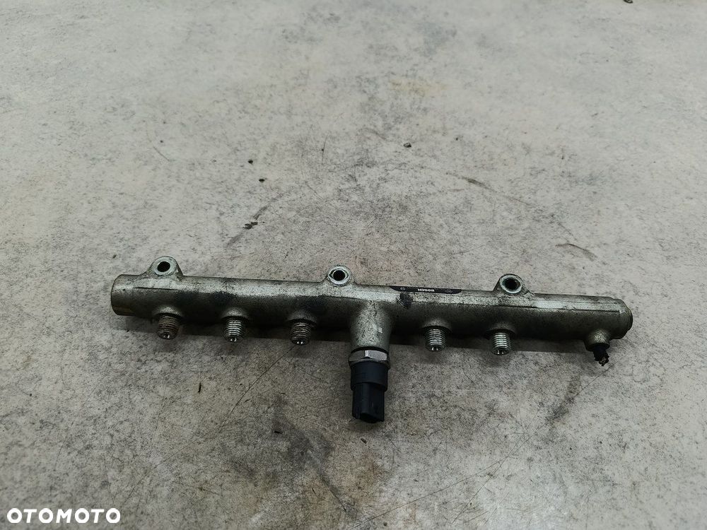 LISTWA WTRYSKOWA DIESEL KIA SORENTO I 31400-4A010 0445214061 BOSCH 2.5 CRDI - 4
