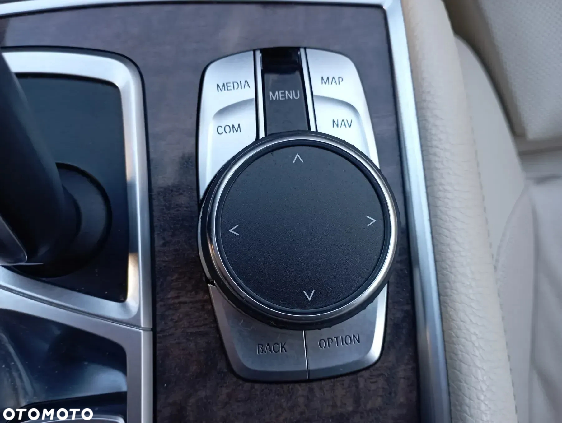 BMW Seria 7 740d xDrive - 24