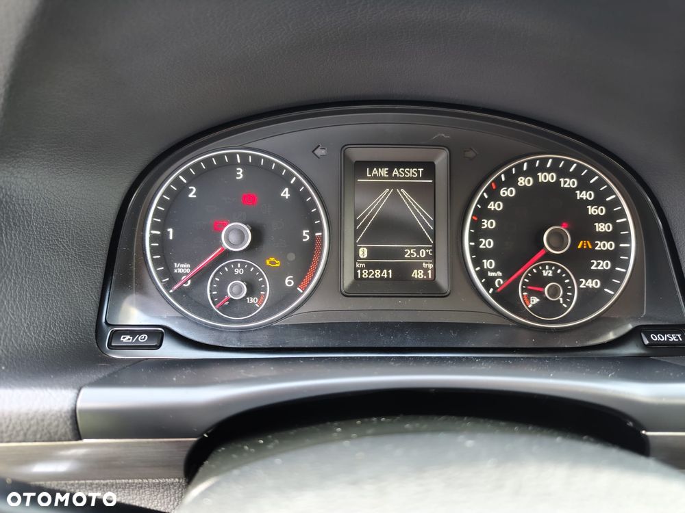 Volkswagen Touran 2.0 TDI DPF BlueMotion Technology Highline - 25