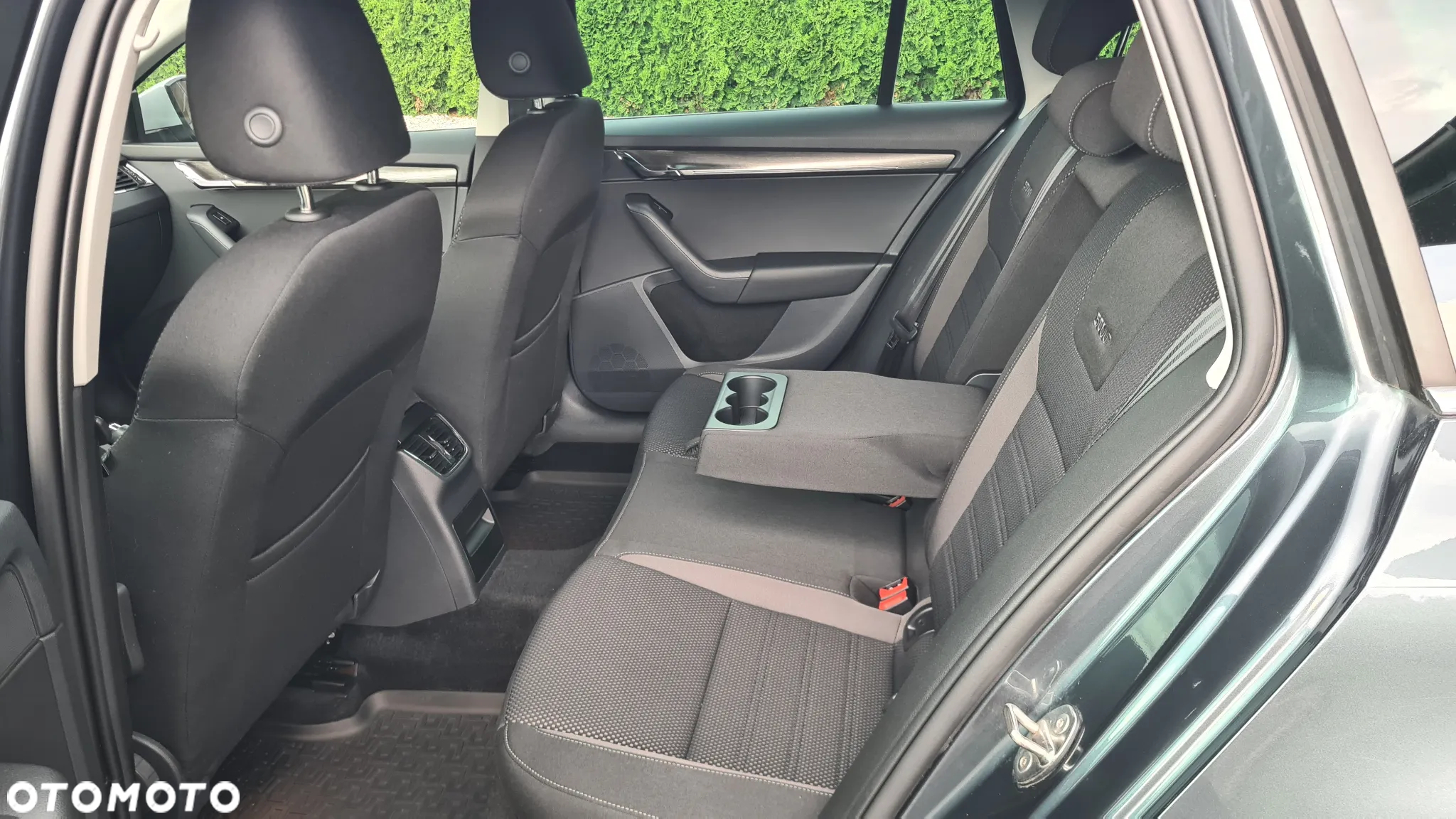 Skoda Octavia 2.0 TDI 4x4 Scout DSG - 8