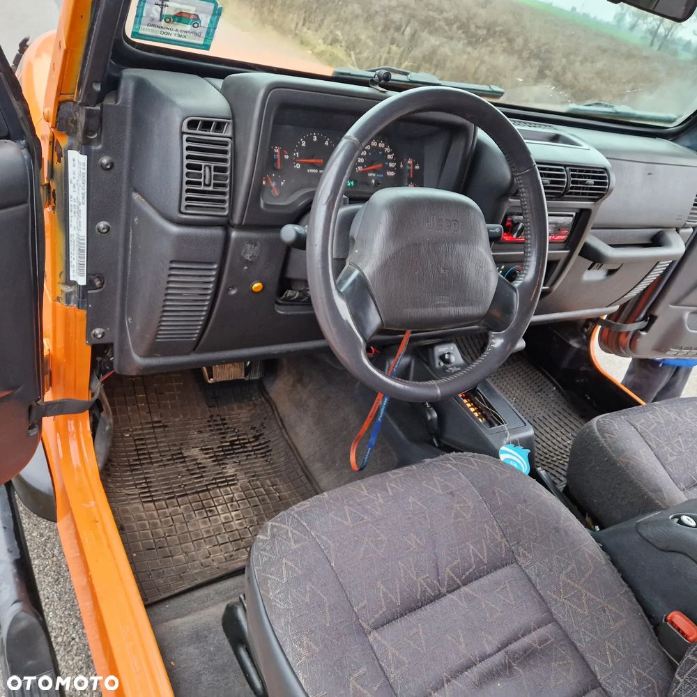 Jeep Wrangler 4.0 Sport - 25