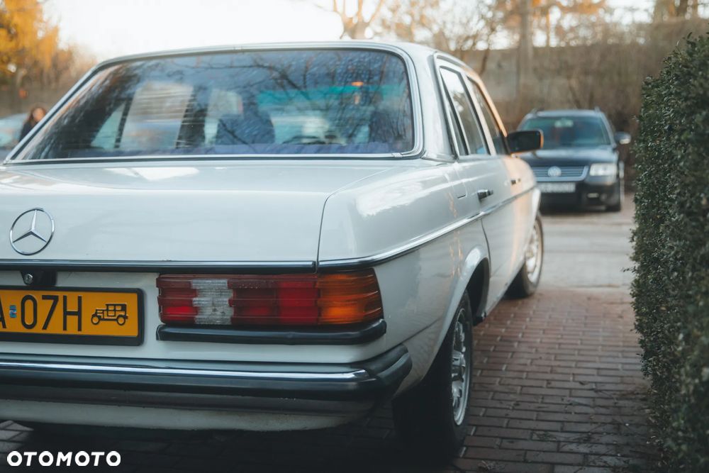 Mercedes-Benz W123 - 8