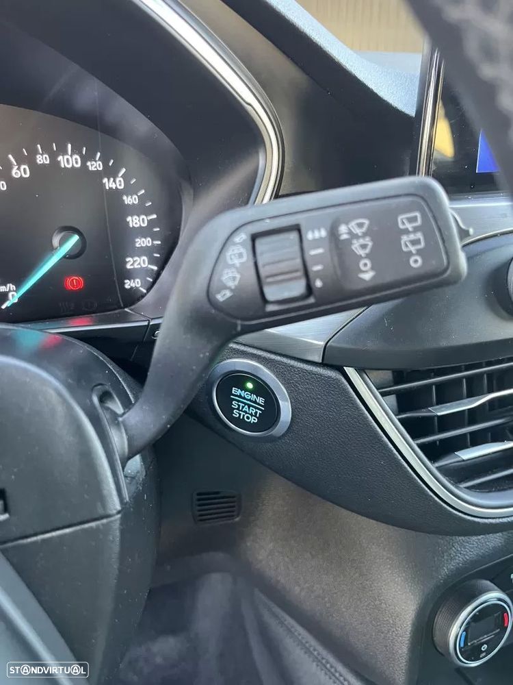 Ford Focus SW 1.5 EcoBlue S&S TITANIUM DESIGN - 31