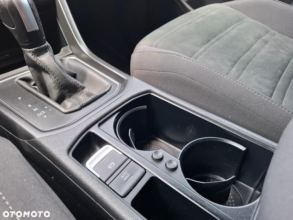 Volkswagen Touran - 16
