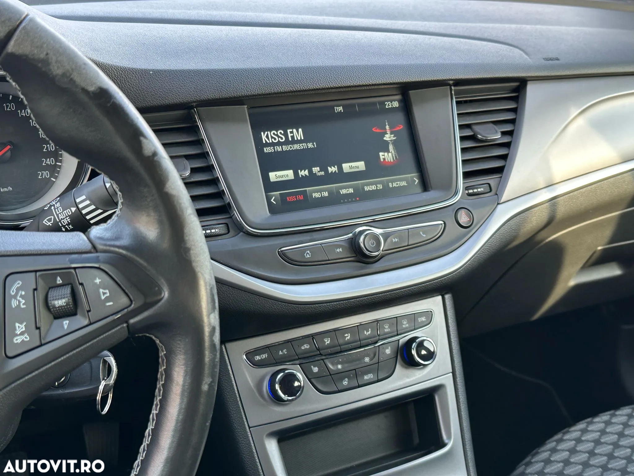 Opel Astra Sport Tourer Turbo 1.4 ECOTEC Dynamic - 9