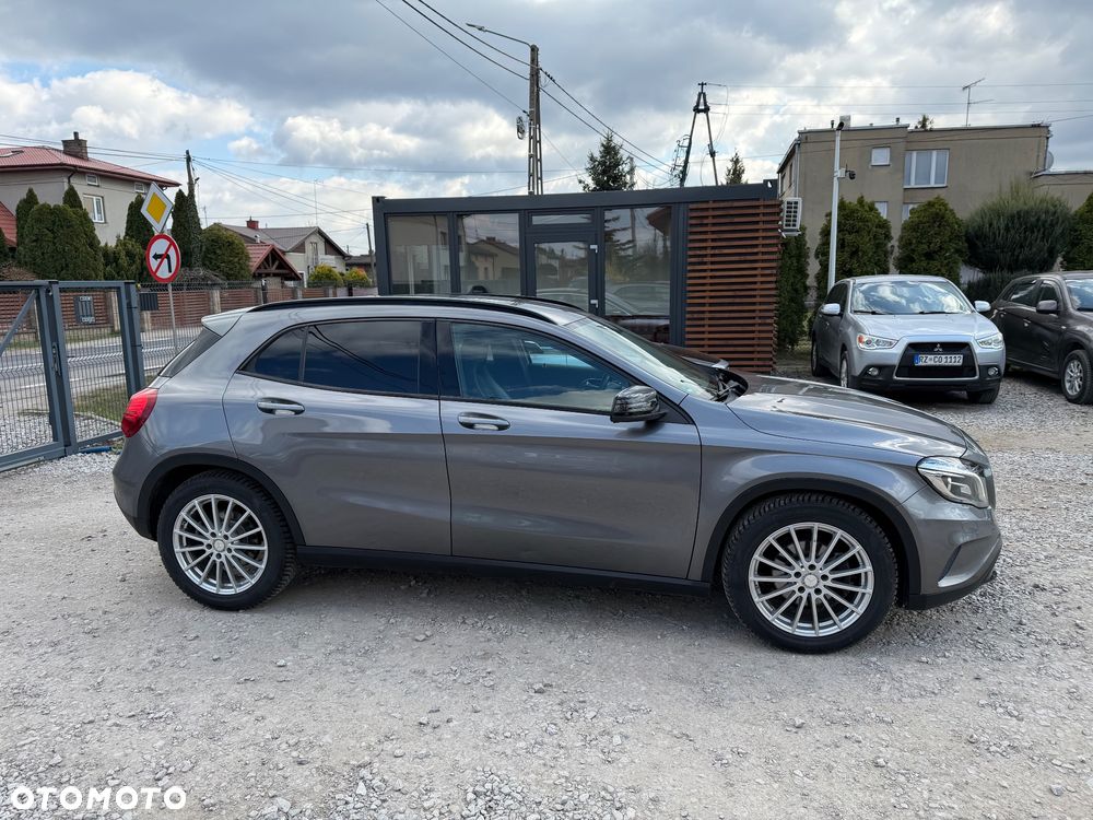 Mercedes-Benz GLA 200 Urban - 8