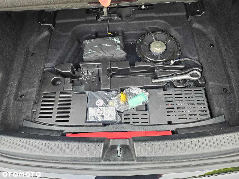 Mercedes-Benz Klasa A 180 Edition 1 7G-DCT - 29
