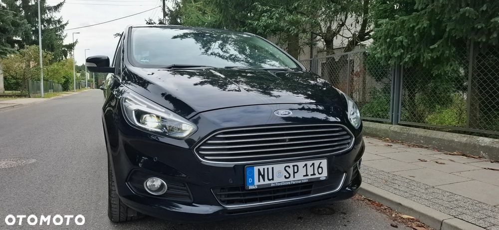 Ford S-Max - 17