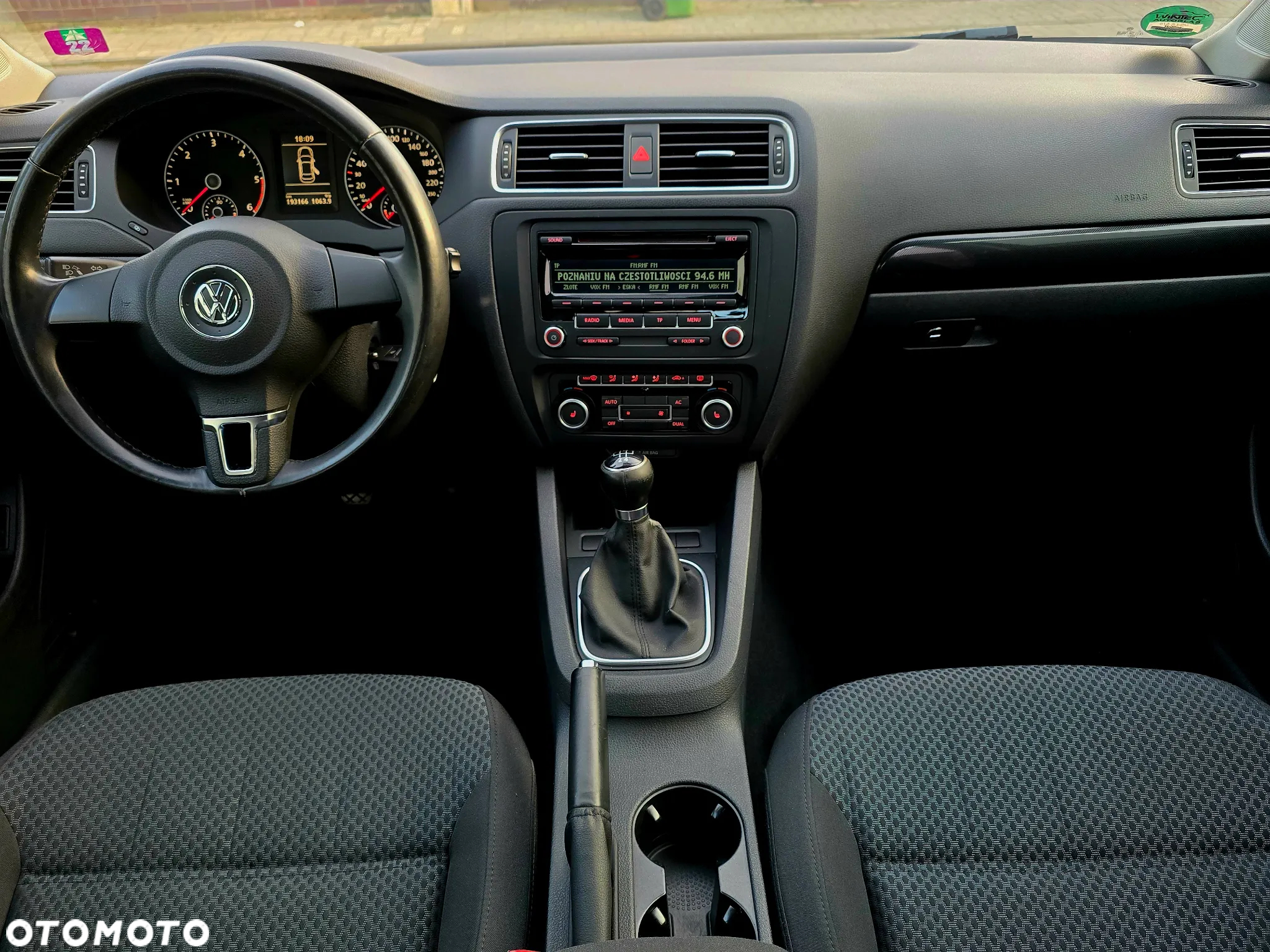 Volkswagen Jetta 1.6 TDI Comfortline Perfectline - 27